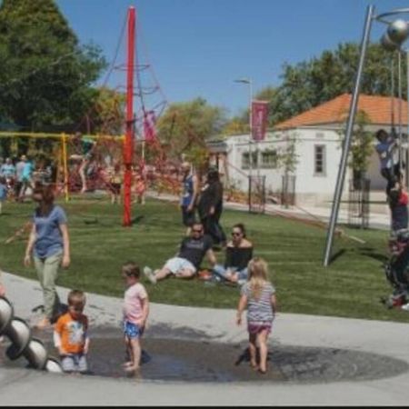 Soak In Cedar Tub, Stroll To Havelock Village Havelock North Εξωτερικό φωτογραφία