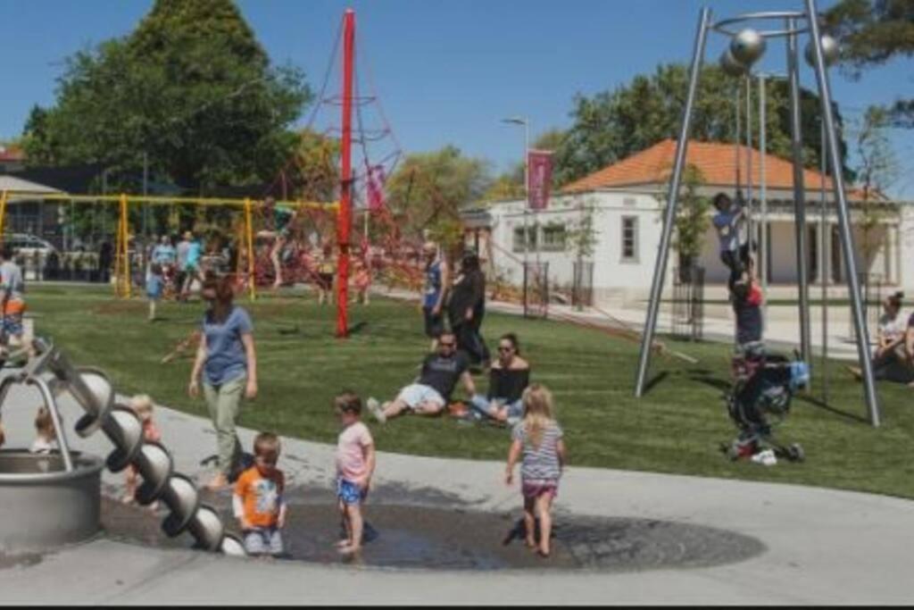 Soak In Cedar Tub, Stroll To Havelock Village Havelock North Εξωτερικό φωτογραφία