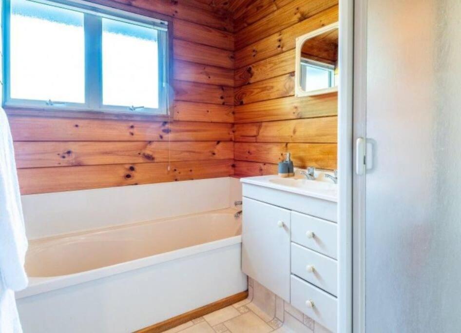 Soak In Cedar Tub, Stroll To Havelock Village Havelock North Εξωτερικό φωτογραφία