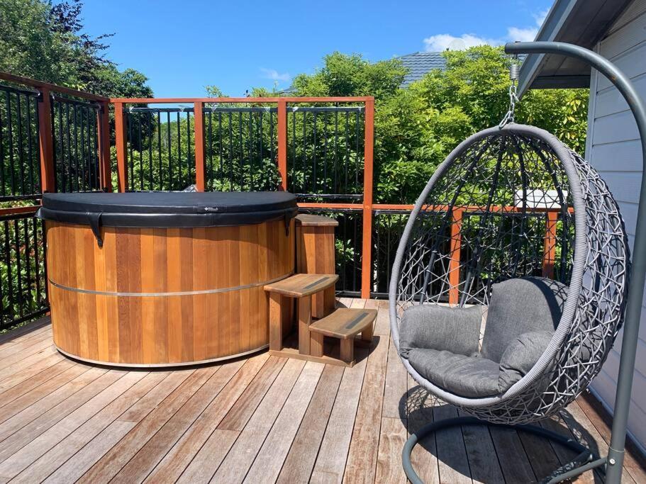 Soak In Cedar Tub, Stroll To Havelock Village Havelock North Εξωτερικό φωτογραφία